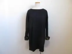 黒の長袖トップス