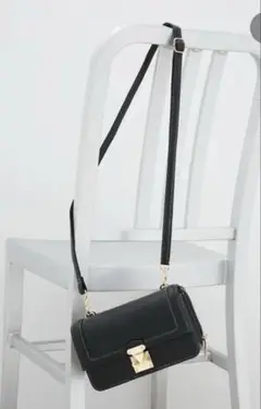 AZUL メタルバックルウォレットバッグ