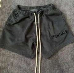 初期 レア FOG Fear of God Essentials カーゴショーツ - メルカリ