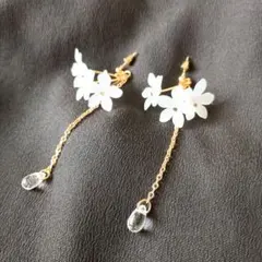 花モチーフのエレガントピアス