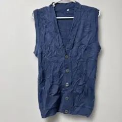 ダークブルー ニットベスト ボタン付き　春服