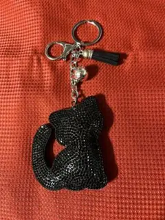 黒猫型チャーム 鈴付き タッセル付き
