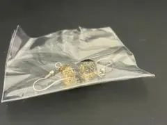 未開封✩︎ 黒と金の立方体ピアス