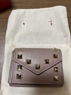 VALENTINO スタッズ付き三つ折り財布のサムネイル