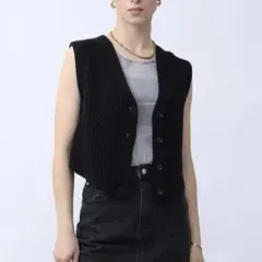 Aga アーガ フロントボタン ニット ショートベスト 黒 ９号 定価1.3万円