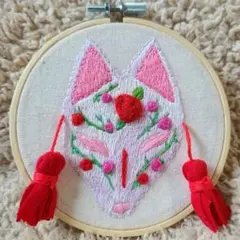 ハンドメイド刺繍フレーム 雨上がりの猫 - メルカリ