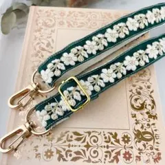 残りわずか☆スマホショルダーストラップ／インド刺繍リボン／ハンドメイド