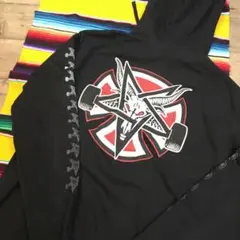 independentスラッシャーコラボ、　ブラックフーディー薄手裏起毛