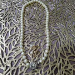 ホワイトパール ネックレスとイヤリングセット