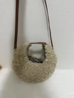 ファー風クリーム色ショルダーバッグのサムネイル