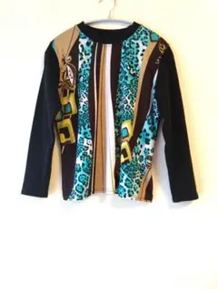 長袖トップス　アニマル柄　ブラック系　М〜L