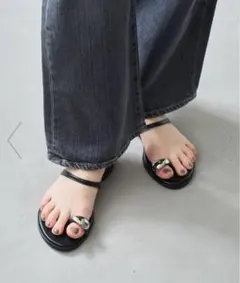 美品今年購入ルタロンメタルサムリングサンダルLサイズ