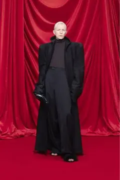 balenciaga skater tailored pants XSのサムネイル