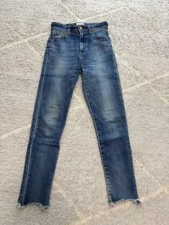 Ungrid ハイウエストフレイドヘムストスリ　スキニーデニム