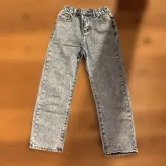 グレー ストレートレッグ デニムパンツ