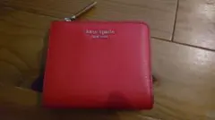 kate spade NEW YORK 二つ折り財布 赤のサムネイル