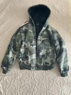 迷彩柄フード付きジャンパー