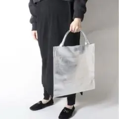 BEAURE レザーワンハンドルトートバッグ　シルバーのサムネイル