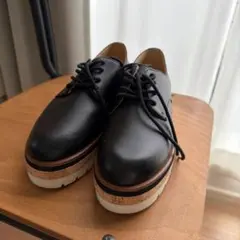 厚底 ブラック レースアップシューズ