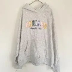 秋冬 ギャップ パーカー M グレー シカゴ 刺繍ロゴ アメカジ 万能のサムネイル