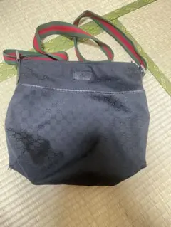 GUCCI ショルダーバッグ シェリーライン GGキャンバス ハーフムーン 黒
