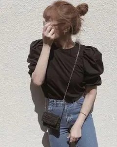 【人気・お買得品】エイチアンドエム　パフスリーブTシャツ　ベージュ　xs