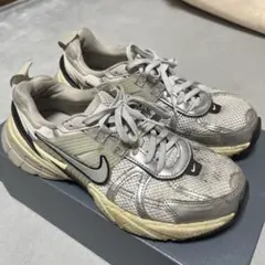 NIKE スニーカー シルバー 24.5のサムネイル