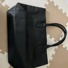 黒いレザートートバッグ