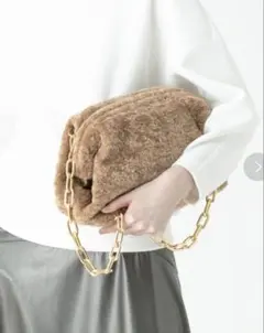 allurevilleフェイクファービッグクラッチ/アルアバイル