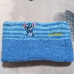 スティッチ刺繍青色マフラー