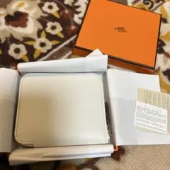 HERMES ホワイト 二つ折り財布　シルクインコンパクトのサムネイル