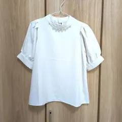 ホワイトパフスリーブシャツ