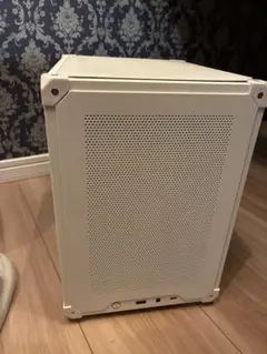 ホワイト ゲーミングデスクトップ