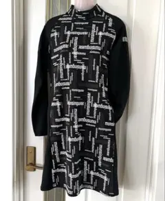 近年極美品✨マンシングウェア　モックネックワンピース　3L　ロゴ総柄 近年極美品✨マンシングウェア モックネックワンピース 3L ロゴ総柄
