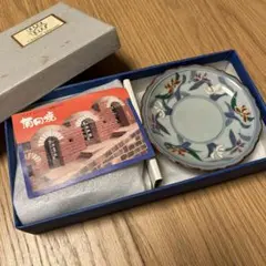 有田焼　花柄の青白い装飾皿