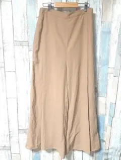 GU⭐️ベージュ　ワイドパンツ　L　タック　形がキレイ　春夏　レディース