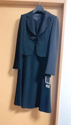 ブラックワンピーススーツ