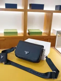 極美品】PRADA プラダ スマホポーチ ショルダーバッグ^v^~ PRADA Re