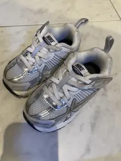 NIKE VOMERO 5 キッズ スニーカー シルバー14cm