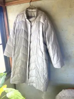 アイボリー　ダウンジャケット　ロング丈