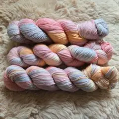 【新品】メリノウール100%毛糸　300g　ピンク　橙　紫　グラデーション