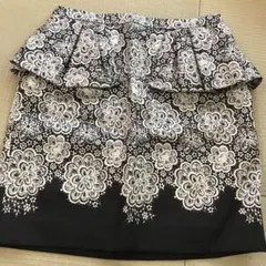 美品tibiシルクスカートのサムネイル