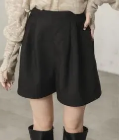 タックハーフパンツ