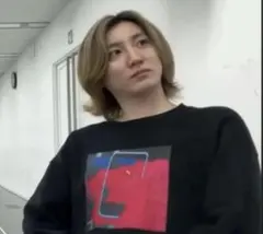 UNIQLO KAWS トレーナー