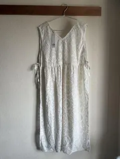 ホワイト Vネック ワンピース