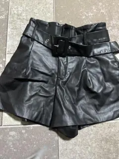 最終値下げ、早いもの勝ち！ZARA!レザーパンツショート