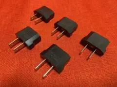 新品5個セット 電源コンセント 変換アダプタープラグ EU→US