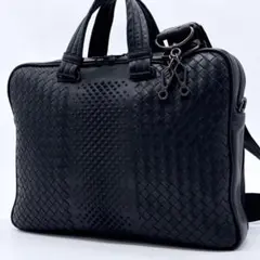 希少 BOTTEGA VENETA イントレチャート スタッズ ビジネスバッグ