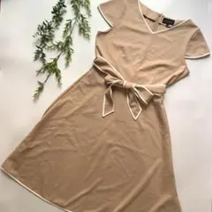 TALBOTS タルボット ワンピース Aライン 膝丈　Ｌ　ベージュ　半袖のサムネイル