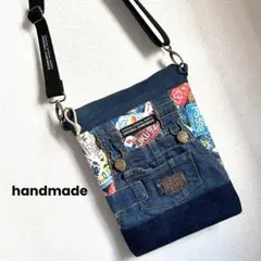 888.プレート柄　ショルダーバッグ　デニムリメイク　スマホポーチ